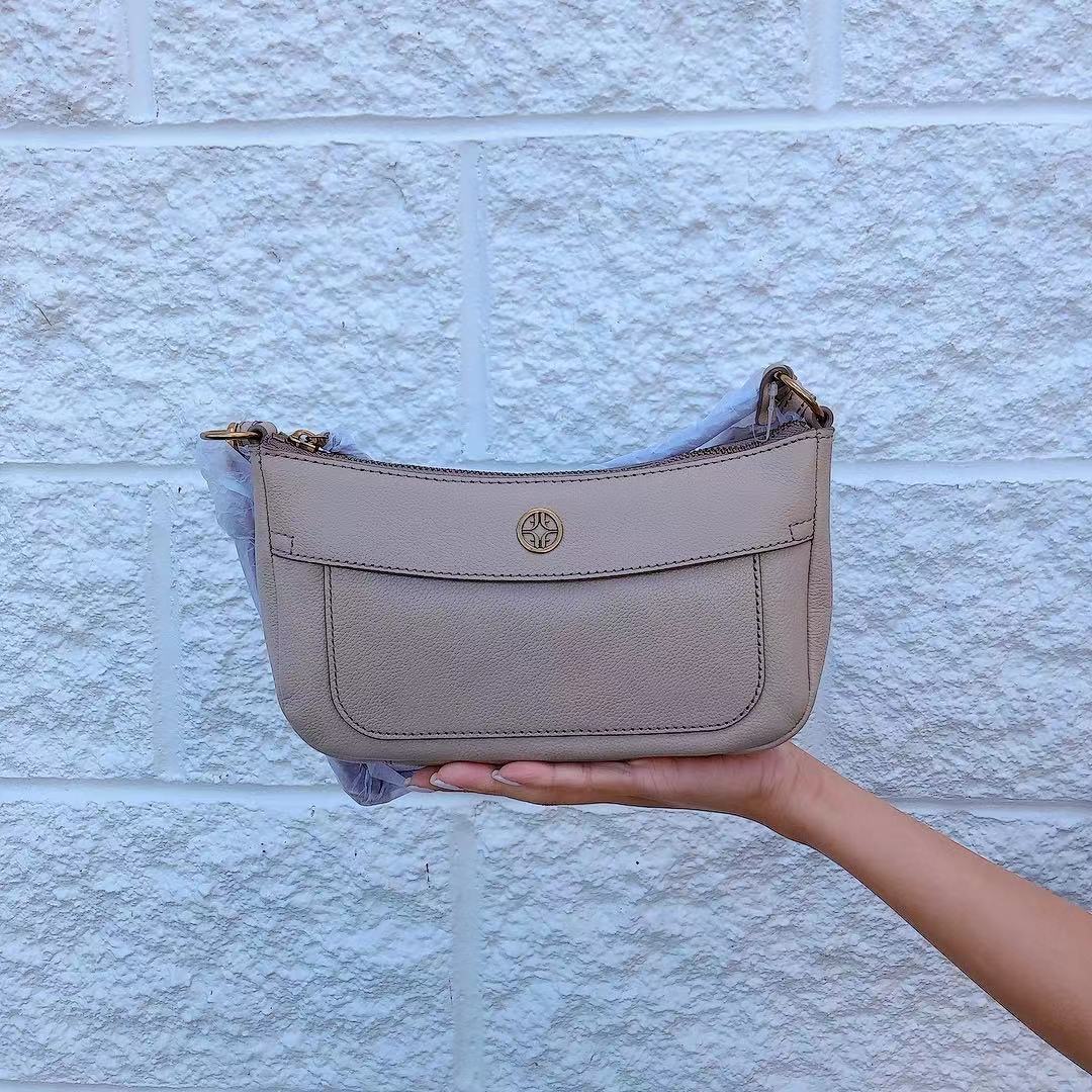 Fossil SHB3020788 Skylar Mini Baguette In Gray Fossil SHB3020788 Skylar Mini Baguette In Gray